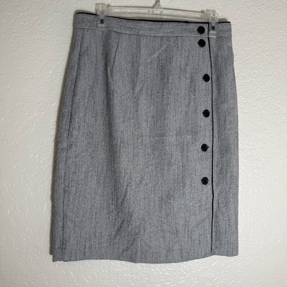 H&M Gray Midi Skirt with Black Button Detail Size 10 Business Casual Office